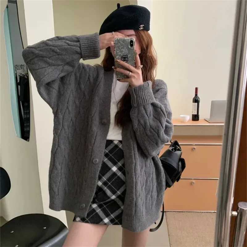 Korean Fashion Female Red Knitted Cardigan Sweater Lazy Wind Loose Cardigans Coat Spring Autumn Casual Thicken Sweater JacketT251101