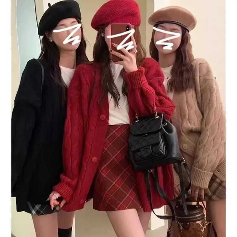 Korean Fashion Female Red Knitted Cardigan Sweater Lazy Wind Loose Cardigans Coat Spring Autumn Casual Thicken Sweater JacketT251101