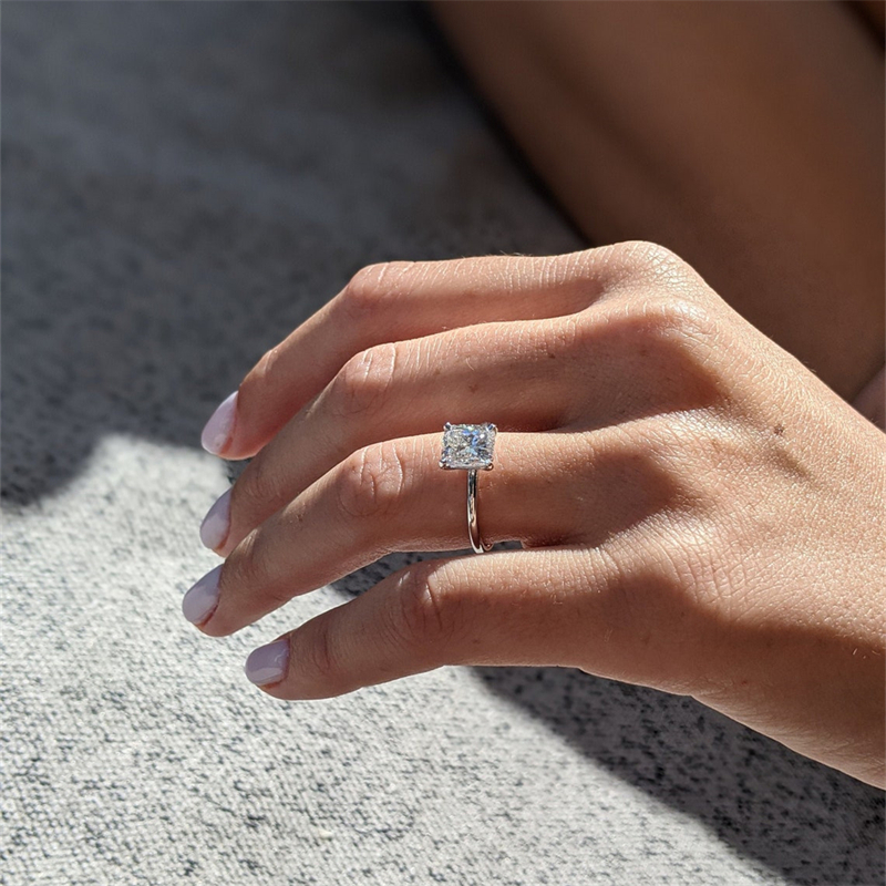 18K White Gold Elongated Cushion Cut 1.5 Carat Lab Diamond Ring Fashion Design Tiny Band Engagement Womens Gold Ring CVD Diamond