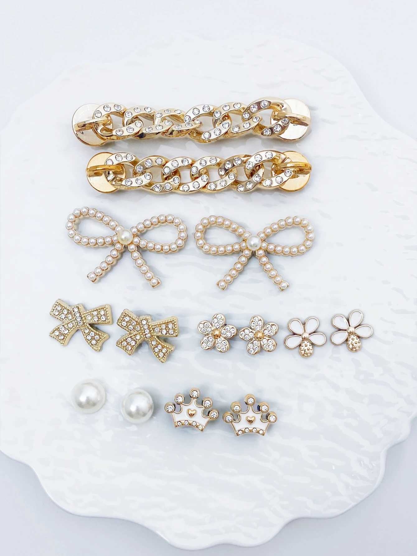 14 Crocodile Shoes (Golden Bow White Crown White Flower Gold ABS Diamd Chain) Shoe Accessories - Easy to Install and Detachable DXJ250401 - view 4