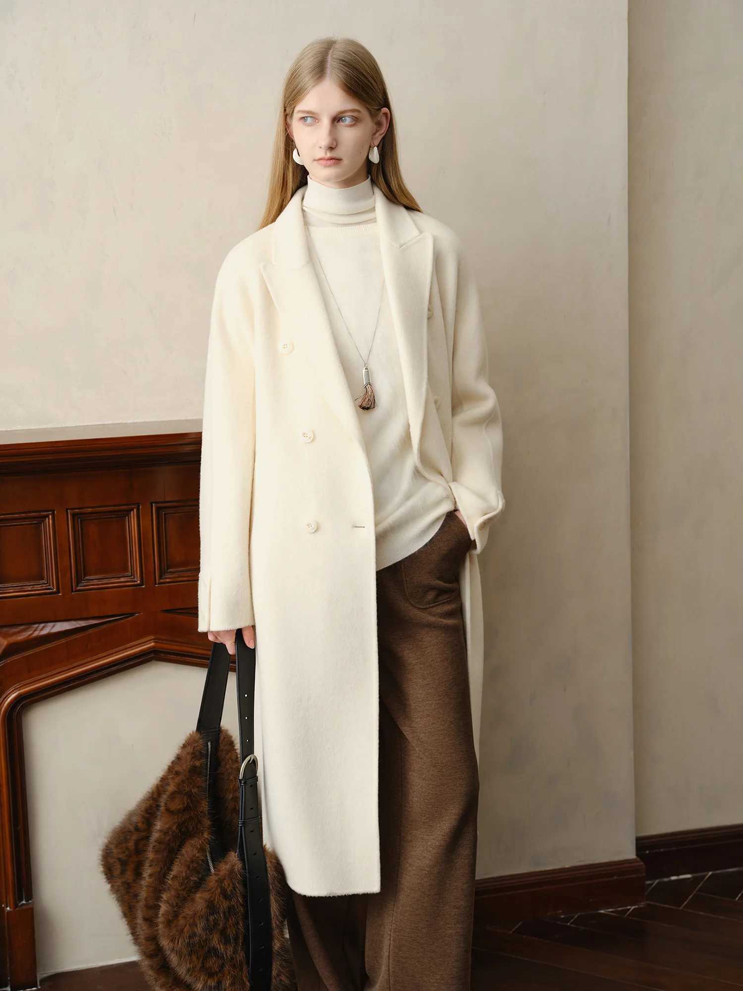 ZIQIAO White Doublefaced Wool Coat Women 2025 New Korean Style Woolen Coat Kneelength Straight Loose Fit ClassicT251101