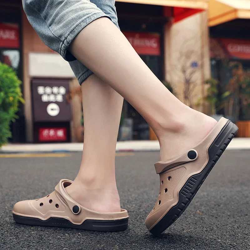 New mens sandals summer slippers Fi perforated shoes Crok rubber shoes breathable garden shoes classic beach flat shoesXJ250401