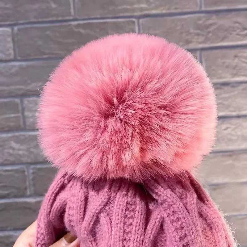 Autumn and Winter Womens Pompom Knitted Hat Women Solid Color Thicken Plush Beanie Cap Female Autumn Warm Crochet HatsXJ251101