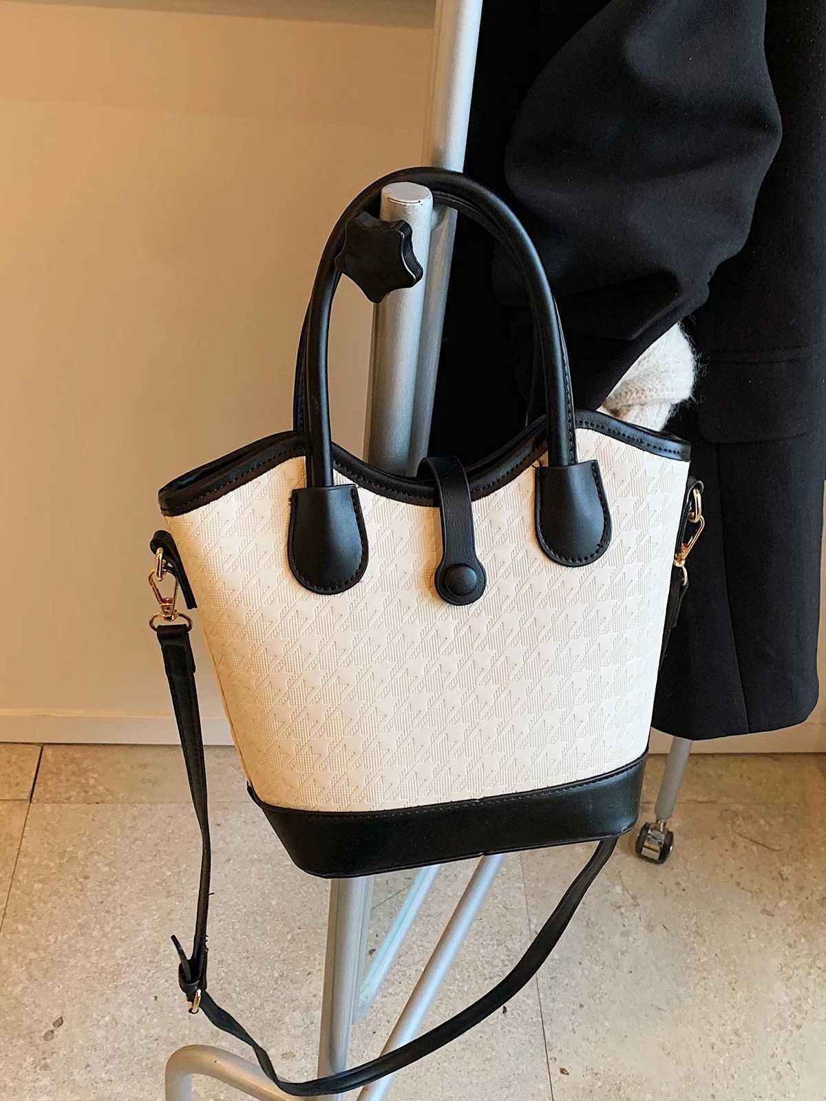 Designer Popar ctrast small bag fem 2024 new autumn crossbody bag fi HOT handbag bucket bag1 Y251120