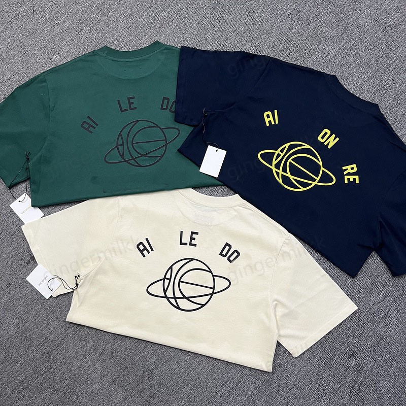 Designer T Shirt For Women and Men Printing Loose Casual Cotton Short Sleeve Couple Retro Shirt Graffiti