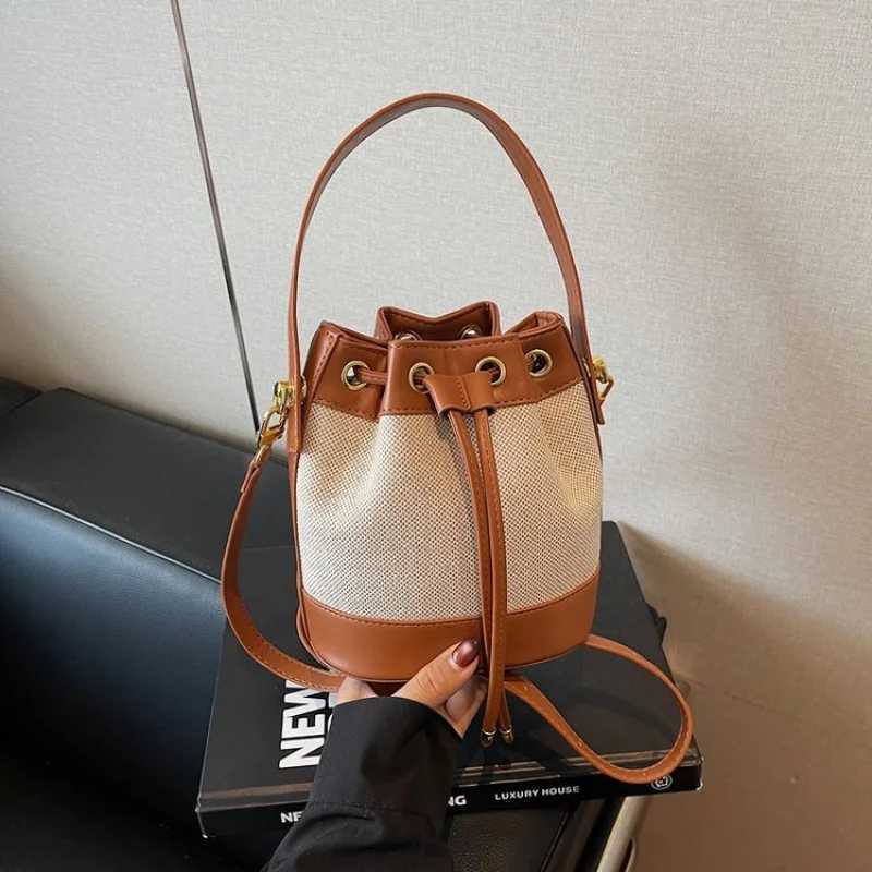 Designer Elegantcott 2025 New Ladies Luxury Brand Leather Crossbody Bag Famous Designer Classic Popar Simple1 Y251120