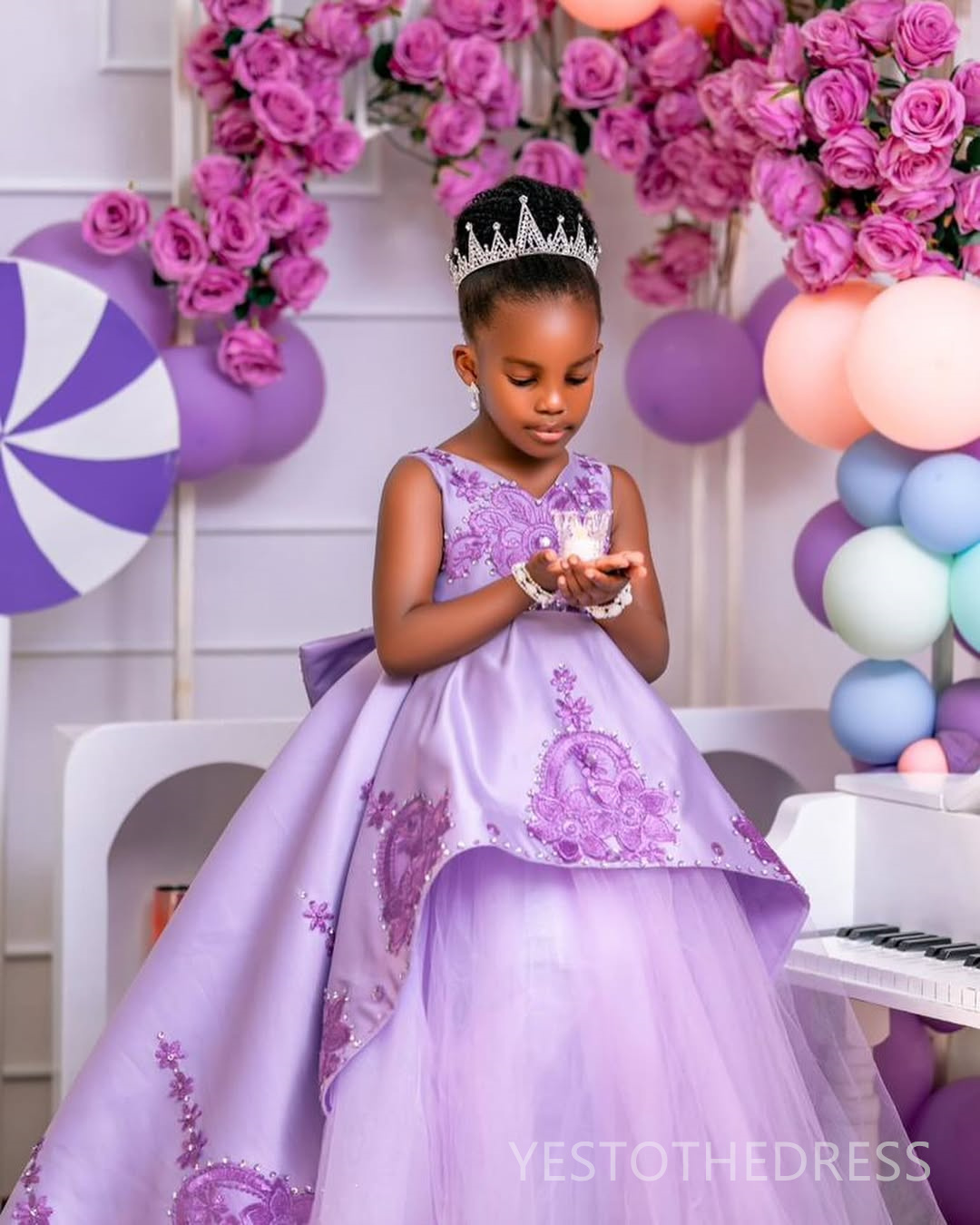 2025 Aso Ebi Purple Flower Girl Dresses Children Birthday Dress Illusion Halter Rhinestones Beaded Lace Tiered Tulle Princess Queen Ball Gown For Marr