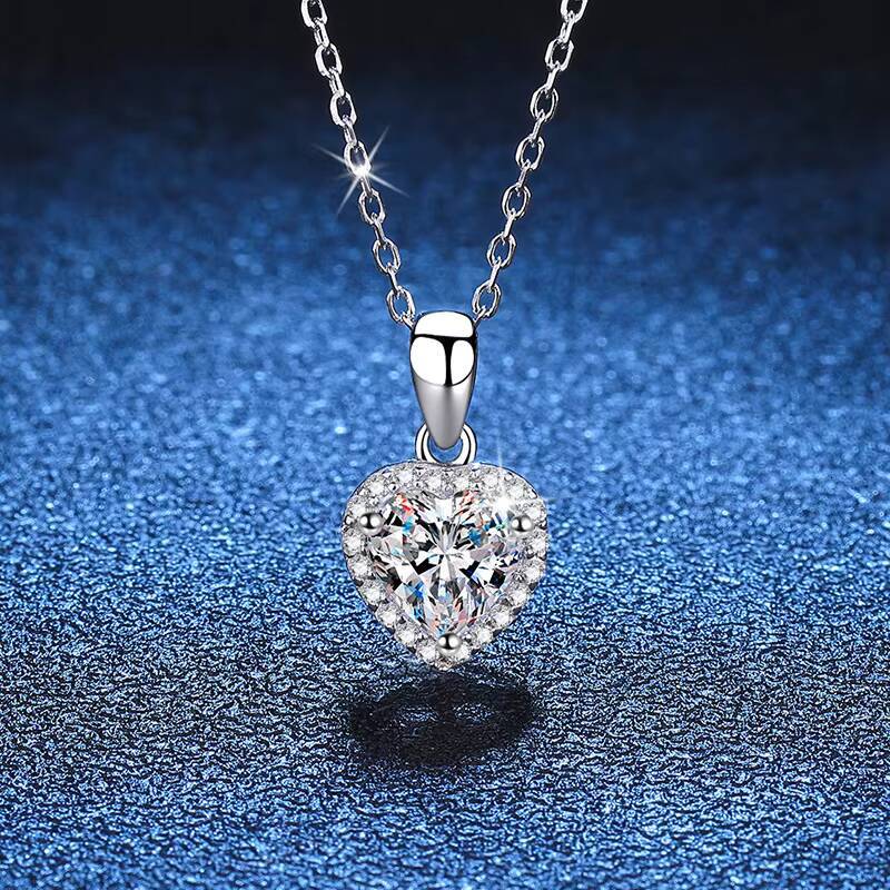 1 Karat D Moissanite Necklace With Female Love Alien Pendant S925 Sterling Silver Pt950 Diamond Plated Gift Jewelry