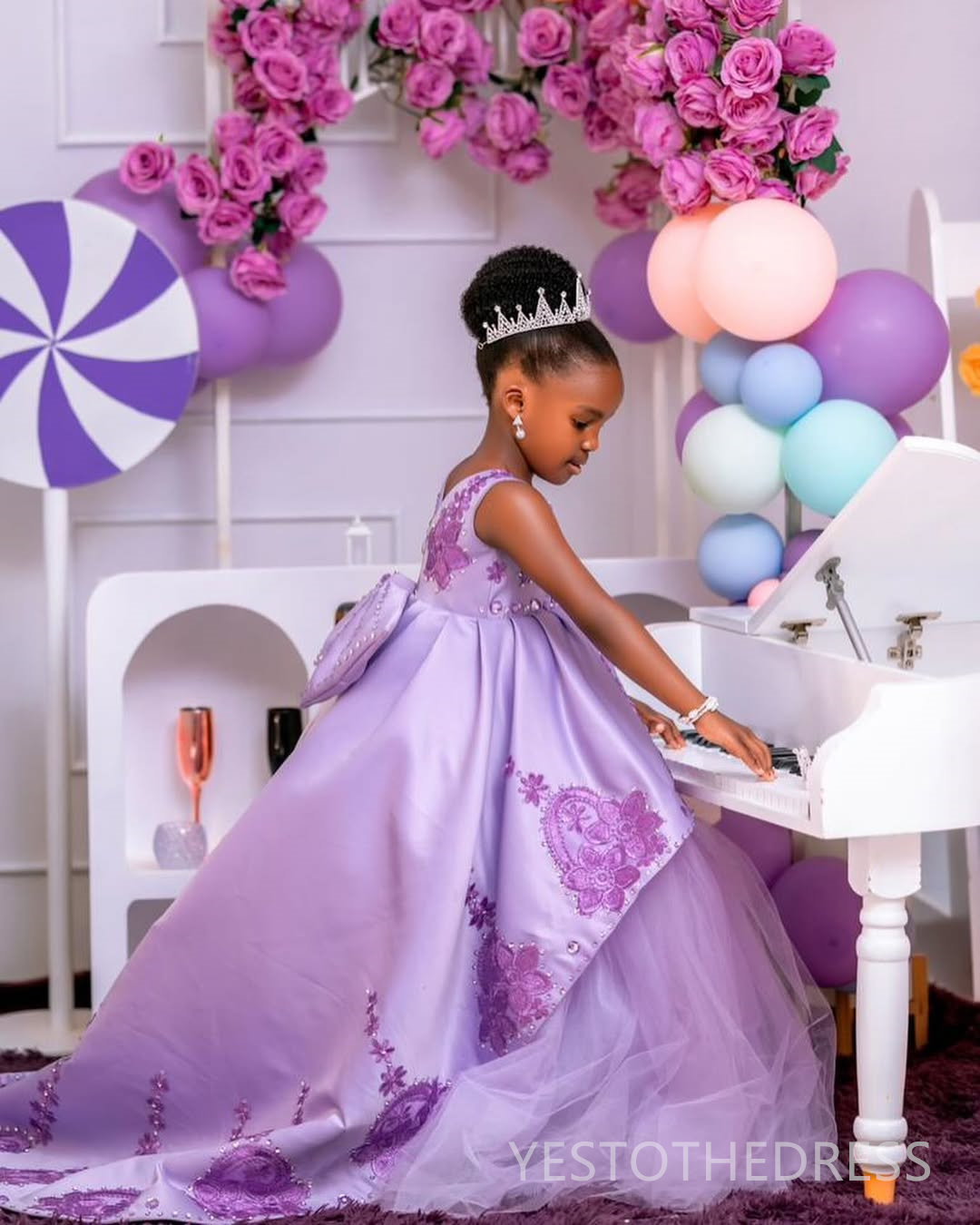 2025 Aso Ebi Purple Flower Girl Dresses Children Birthday Dress Illusion Halter Rhinestones Beaded Lace Tiered Tulle Princess Queen Ball Gown For Marr