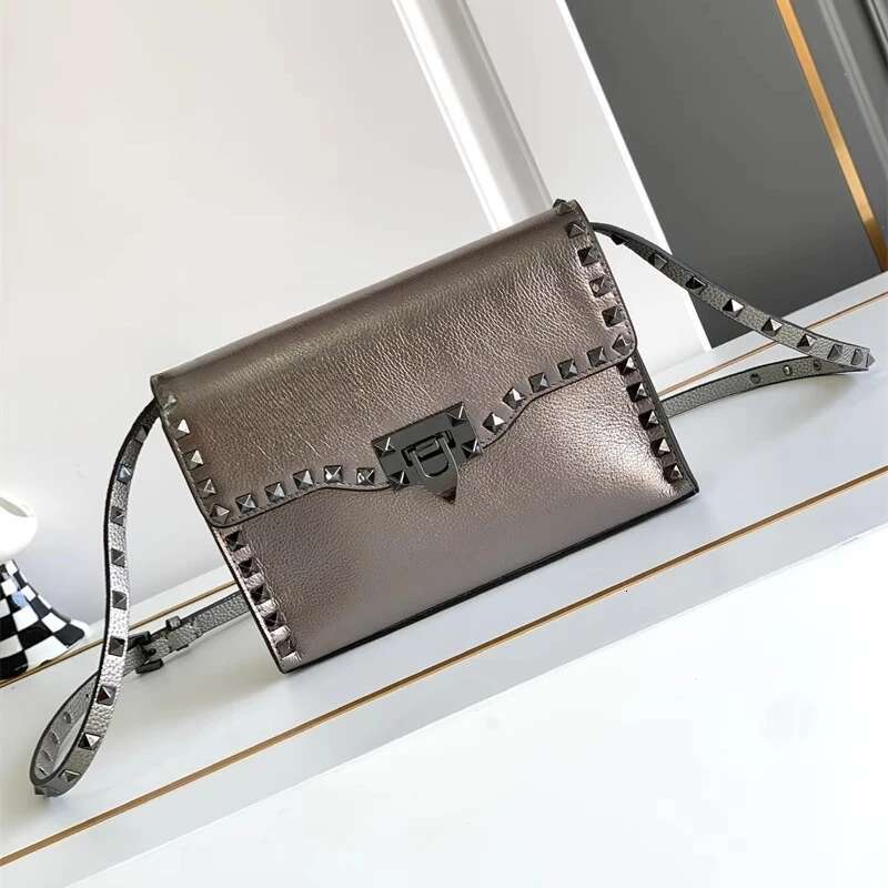 2025 Free Shipping New Designer Bag Light Luxury Fashion Rivet Crossbody Bag Women's Genuine Leather Single Women's Handbag Shoulder Crossbo
