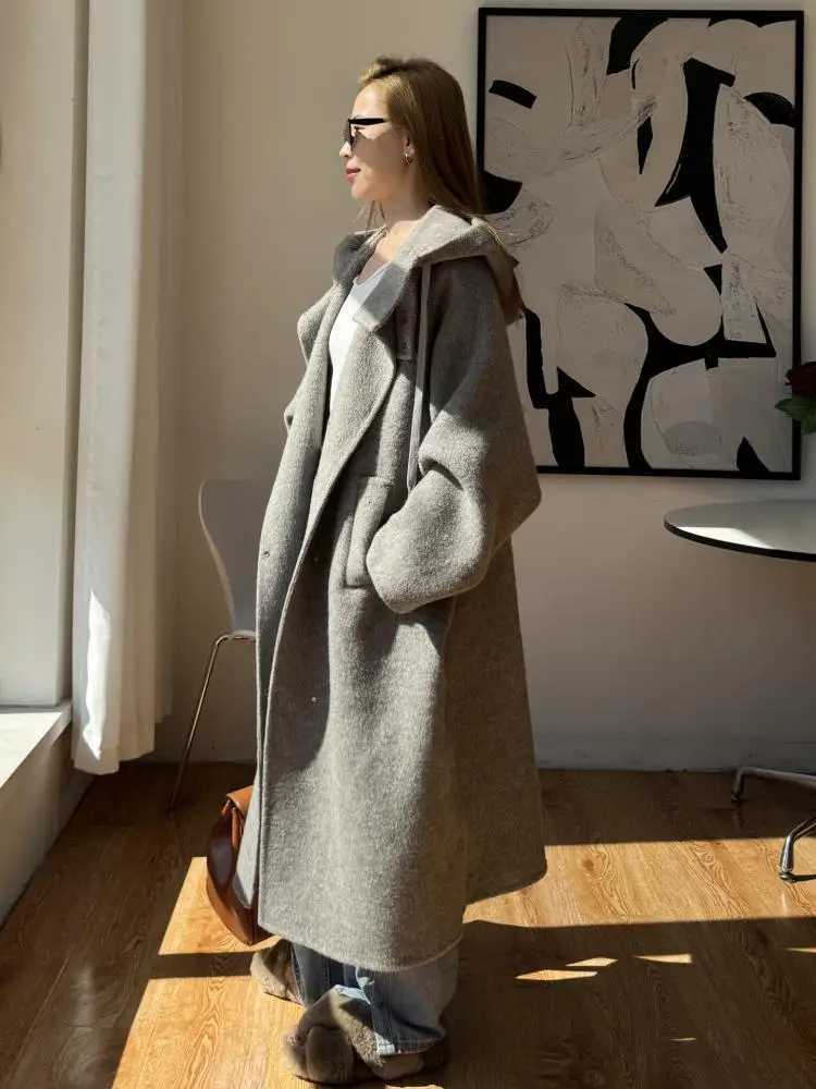 2025 Autumn And Winter HighEnd Warm Thick Hooded Lady Alpaca Woolen Blended Jackets Womens Long Loose Wool CoatsT251101