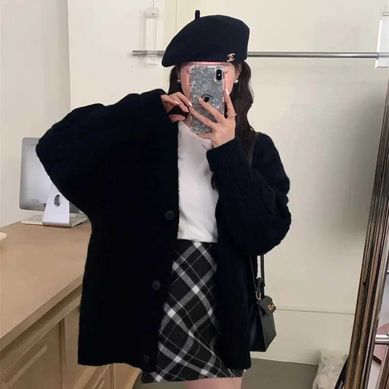 Korean Fashion Female Red Knitted Cardigan Sweater Lazy Wind Loose Cardigans Coat Spring Autumn Casual Thicken Sweater JacketT251101