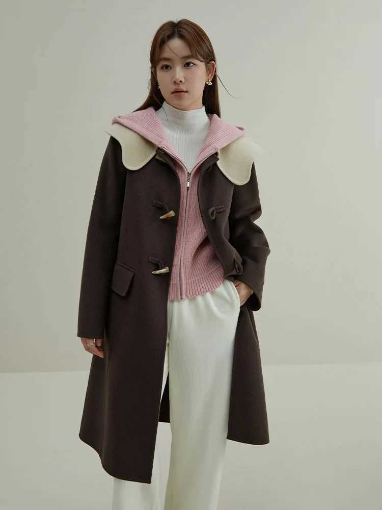 DUSHU 100 Wool Peter Pan Collar Women Horn Button Women Beige MidLength Woolen Coats Contrasting Color Design Cute Wool JacketT251101