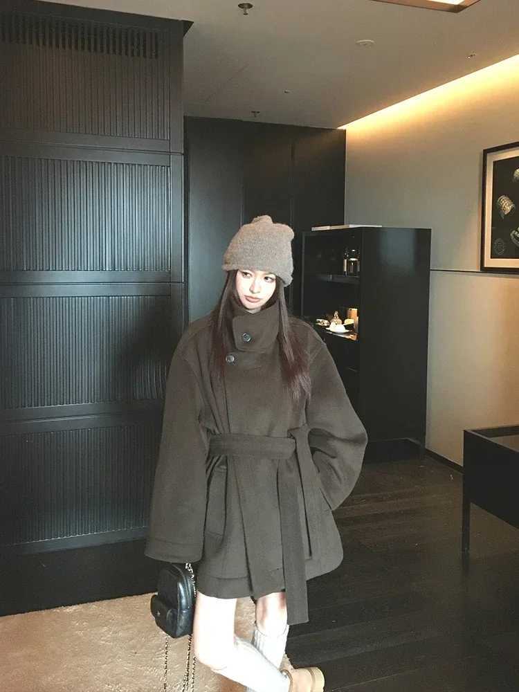 MiiiiX Casual Stand Collar Loose Woolen Coat Midlength Versatile Jacket Laceup Waist Outerwear 2024 Autumn Womens ClothesT251101