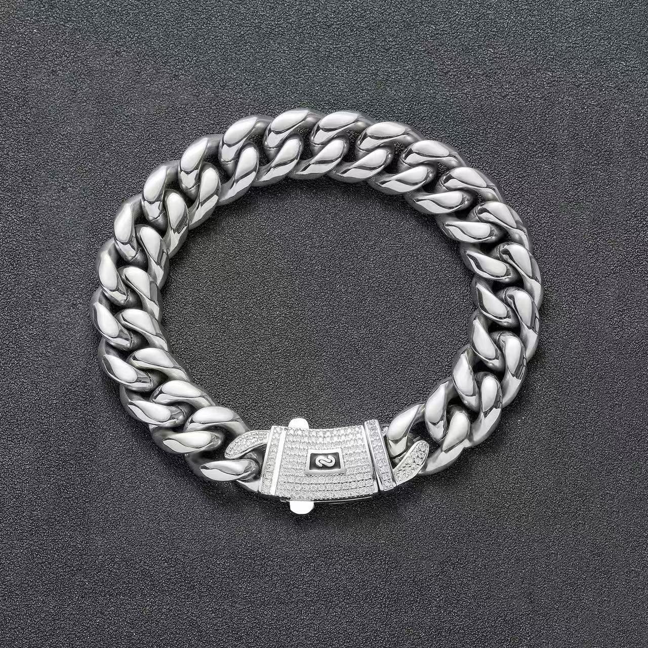 Cuban Link Necklace Iced Out VVS Moissanite Clasp Smooth Cuban Chain Jewelry Cuban Link Chain Necklace Smooth Hip Hop Jewelry High Quality 14K Monaco 