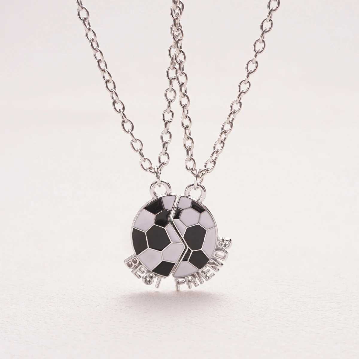 2 Pcs/Set Football Best Friends Pendant Necklace For Women Borken Heart Enamel Soccer Necklaces Friendship Choker Necklace GiftC250407