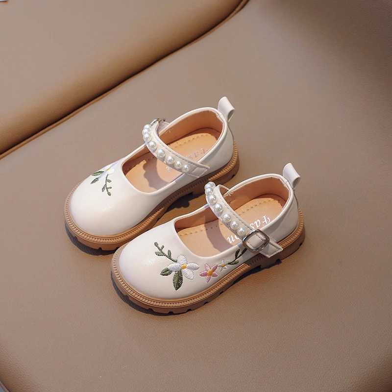 Girls Embroidery Floral Princess Shoes New Spring Mary Jane Soft Bottom Childrens Leather Shoes Little Girl Shallow Mouth ShoesT251101