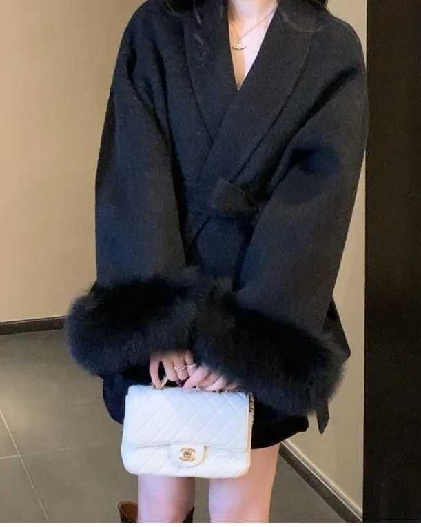 American Fashionable Vneck Lapel Furry Sleeves Laceup Longsleeved Woolen Coat Elegant Laceup Longsleeved Wool CoatT251101