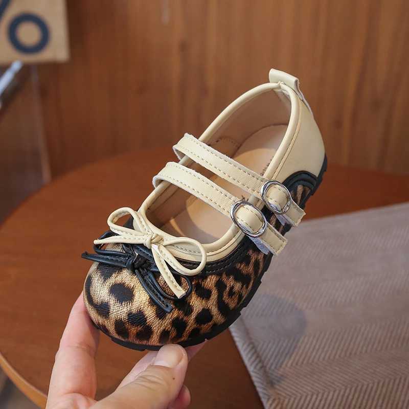 216 Years Old Girls Leather Shoes Four Seasons Leopard Shallow Mouth Girls Princess Shoes Flat Nonslip Childrens Single ShoesT251101