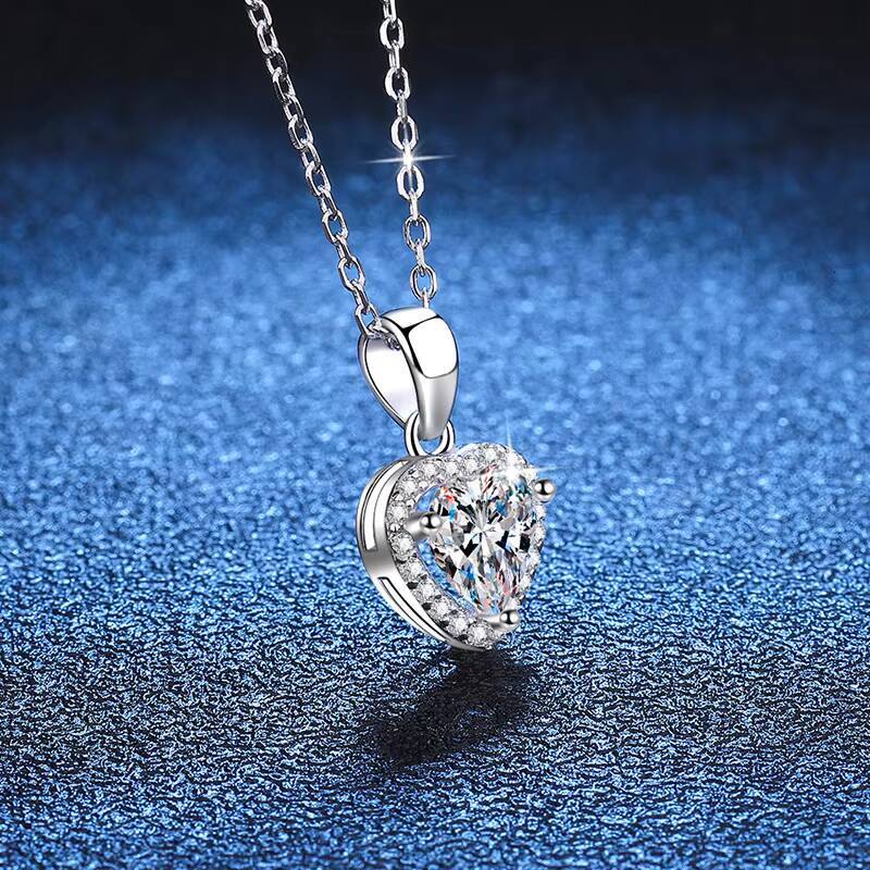 1 Karat D Moissanite Necklace With Female Love Alien Pendant S925 Sterling Silver Pt950 Diamond Plated Gift Jewelry