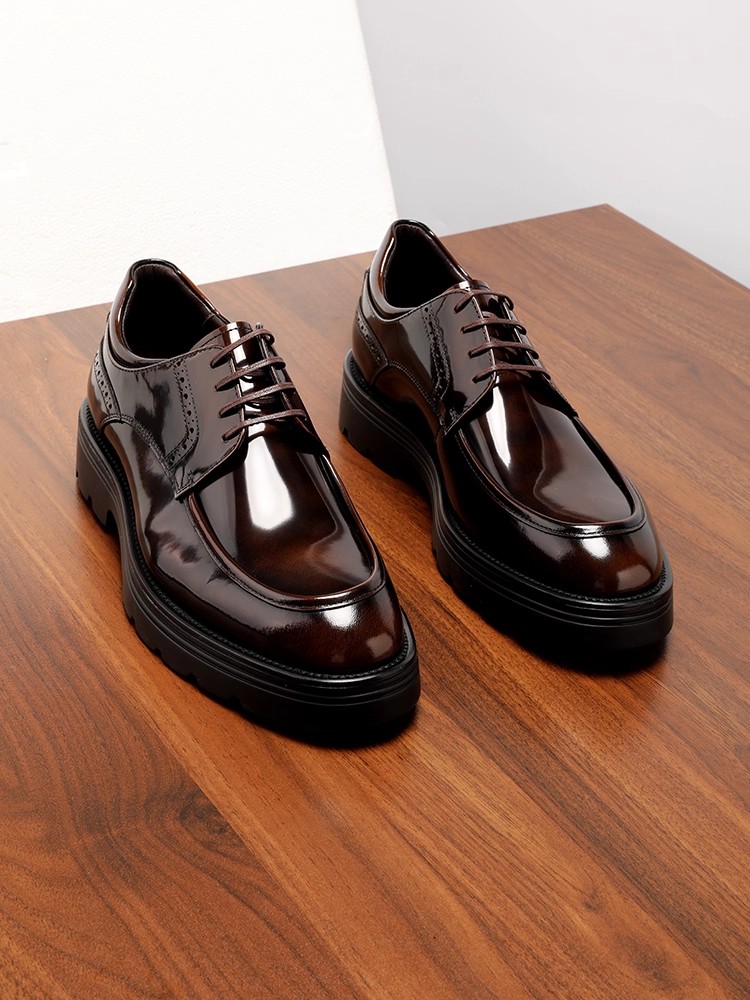 High-end handmade British casual leather shoes for men, business formal Derby shoes, genuine leather shiny surface, groom wedding