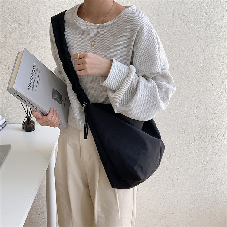 Tote Bag Women's Fashion Large Capacity Tote Bag Pleated Nylon Design Bag