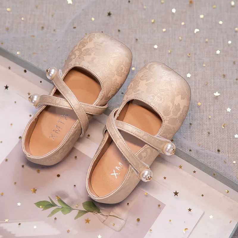 Fashion Girl Shoes 2025 Autumn New Kids Leather Shoe Simple Versatile Girls Dance Shoes Comfort and Anti Slip Child Casual ShoeT251101