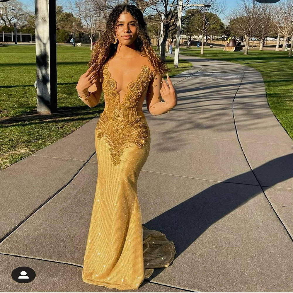 Gold Prom Dresses 2025 Black Girl Luxury Rhinestone Sequin Mermaid Party Gowns Sheer Neck vestidos de fiesta