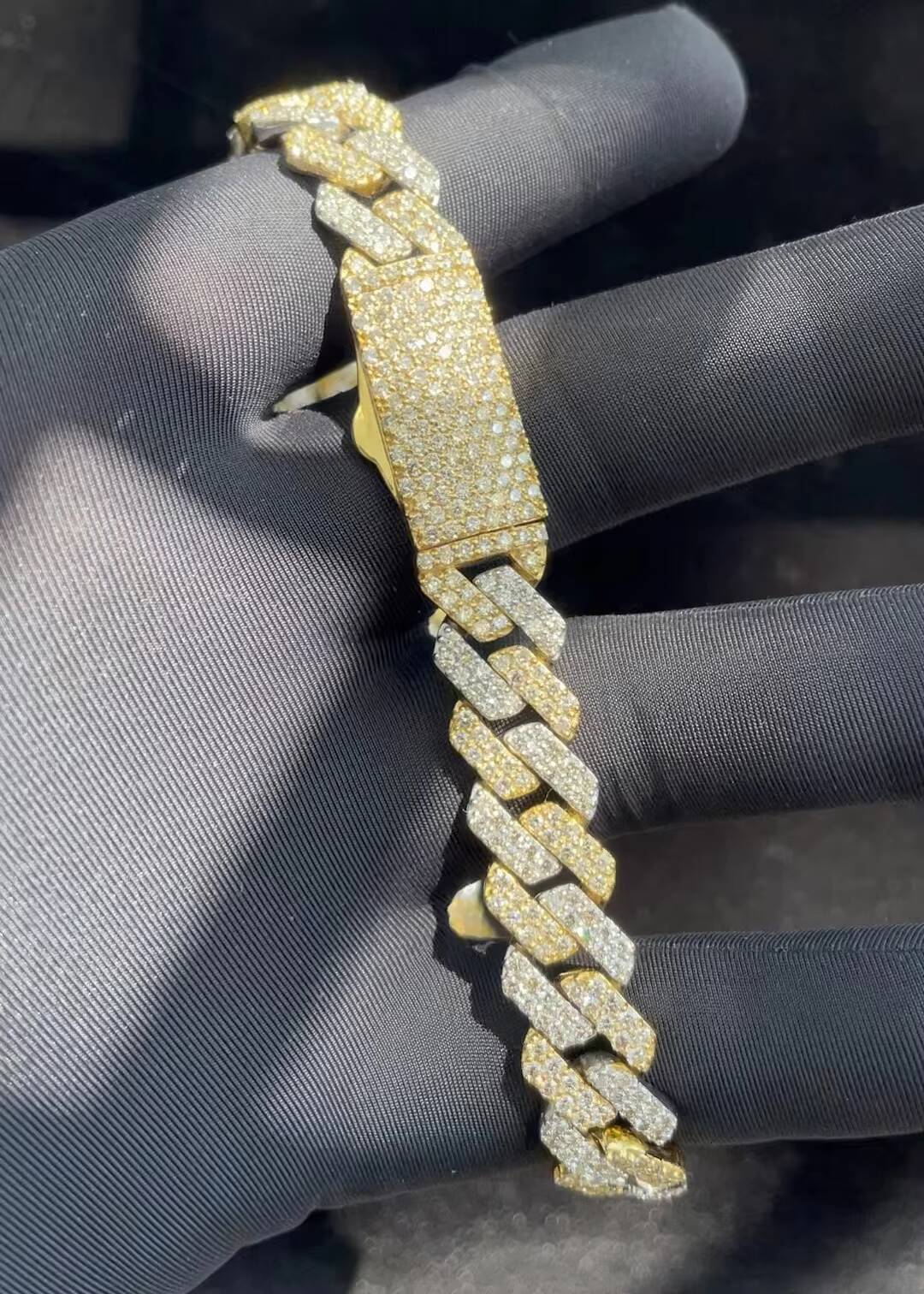 Premium Quality Two Tone Cuban Link Chain in 925 Sterling Silver with VVS D Color Moissanite Available for Export Price