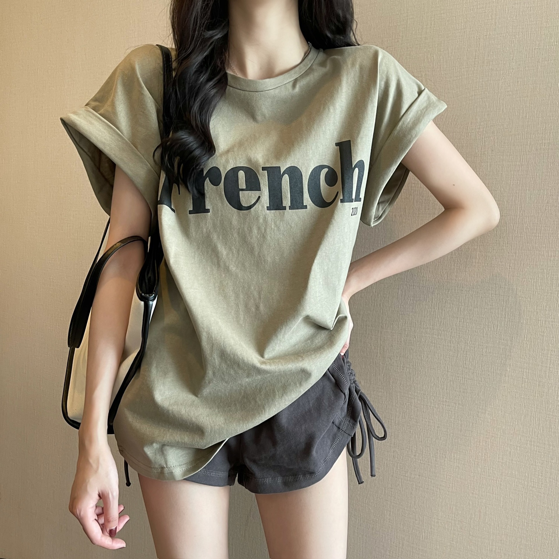 2025 new internet celebrity super hot slimming off shoulder sweet cool short sleeved t-shirt loose designer female summer student top trendy short sle