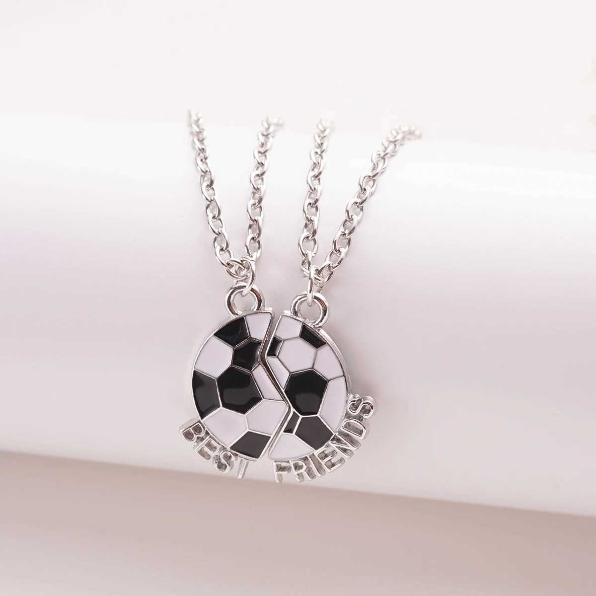 2 Pcs/Set Football Best Friends Pendant Necklace For Women Borken Heart Enamel Soccer Necklaces Friendship Choker Necklace GiftC250407