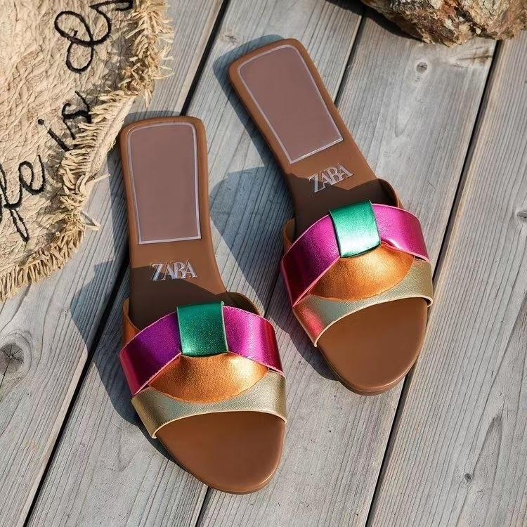 free shipping slippers designers for womens 2025 Summer New Flat bottomed Comfortable Leisure Anti slip Versatile Indoor and Outdoor Size 35-43