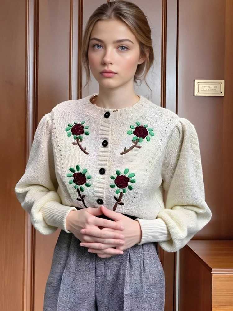 New Floral Embroidery Cardigan Long Sleeve Sweater O Neck Autumn Cute Flower Knitwaer Sweet Winter Casual Knitted Top ClothingT251101