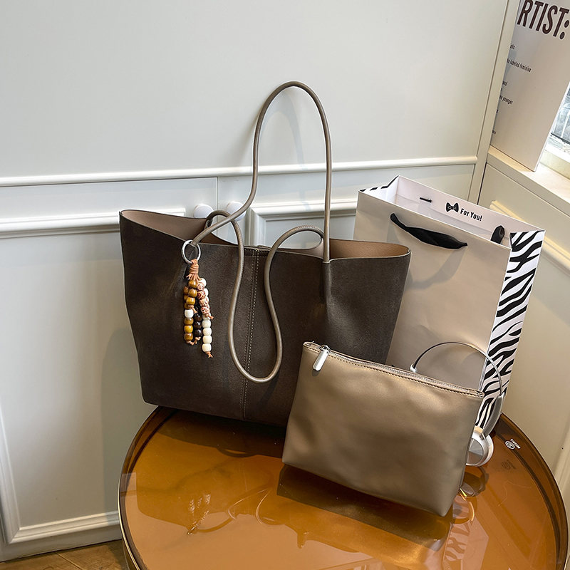 Summer new women's fashionable high-end large capacity synthetic leather handbag, casual simple classic work shoulder bag, high school crossbody 