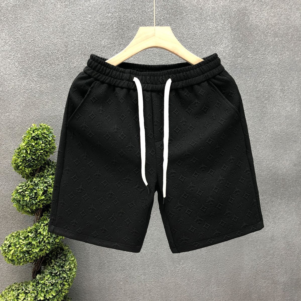 Free shipping Light luxury brand style white jacquard shorts men's summer fashion quarter pants 2025 new men's half-cut pants large size bla