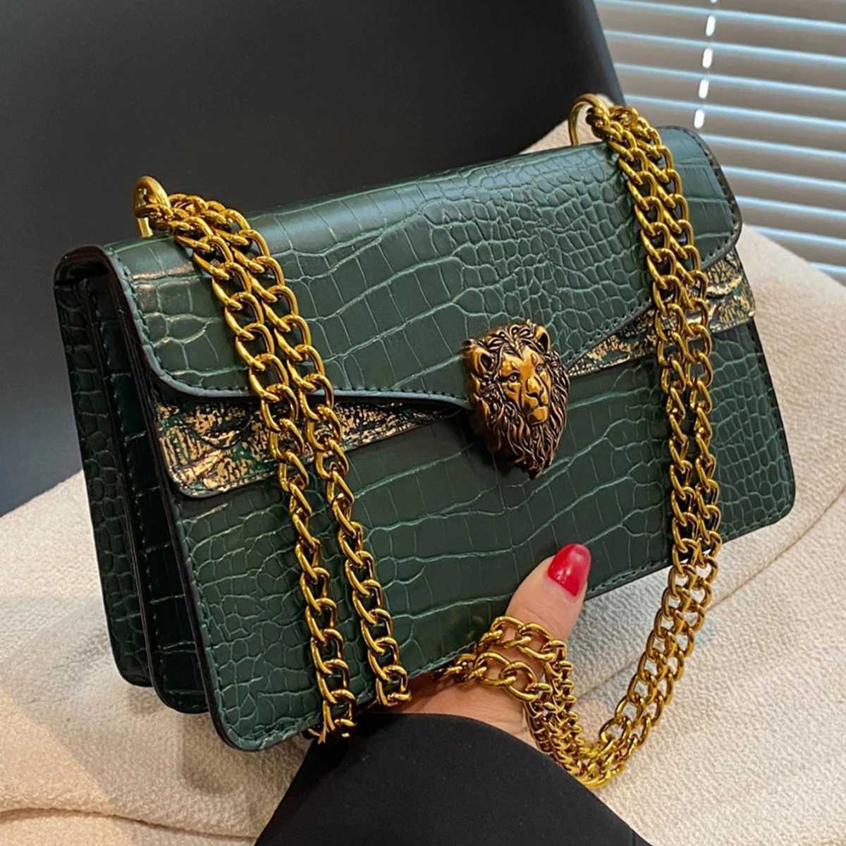 New fashion retro simple chain underarm bag crocodile pattern square bag highvalue trendy shoulder bagW251101