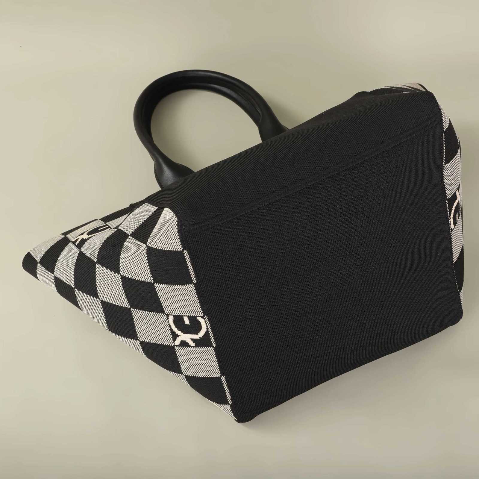 PG 2025 autumn and winter new unique style design shopping colorful striped tote bag Large Capacity Shopping Bag totebagW251101