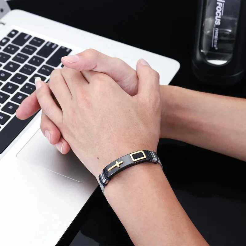 Fashion stainless steel bracelet mens wristband black groove Rudder silicone mesh buckle inserted punk wristband casual bracelet Y250329