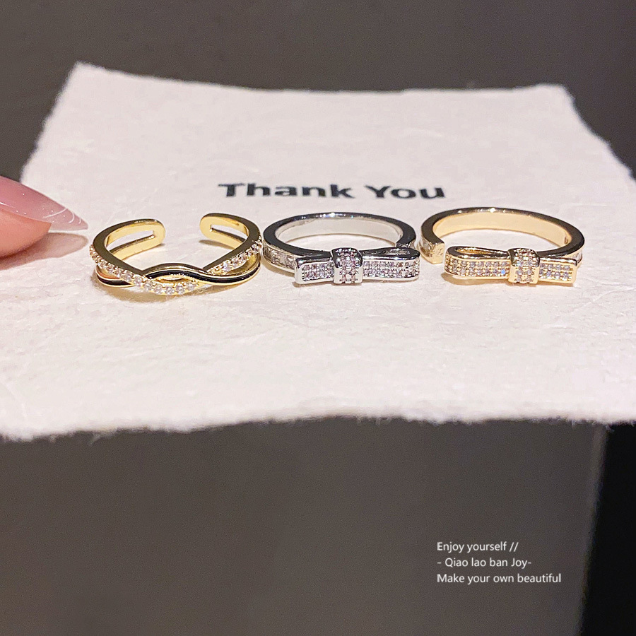 Gold Toned Twisted Ring With Rhinestone And Black Enamel Detail Open Cuff Delicate Daily Elegant Jewelry Gift For Her High Quality Stylish Accessory