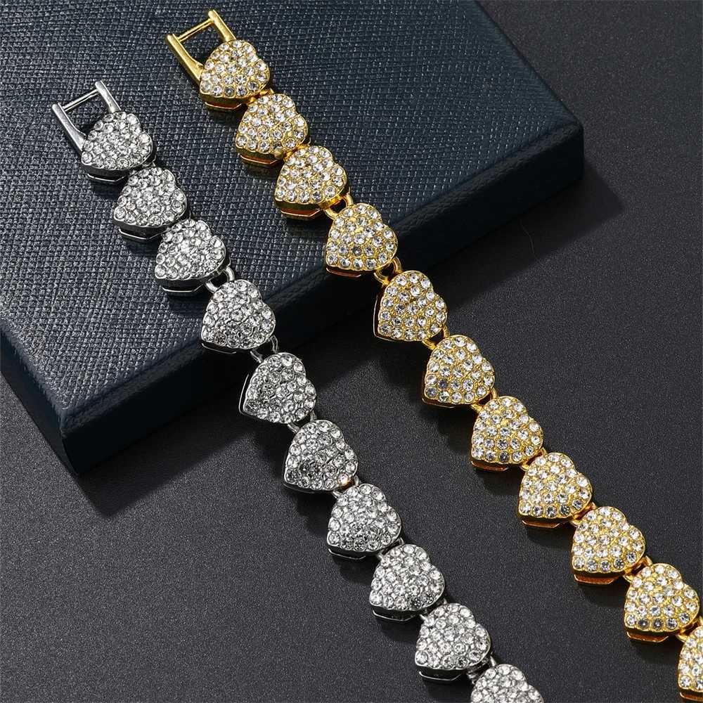 D Z fashion sparkling heart-shaped bracelet necklace suitable for men women buttocks fashion ice out micro zircon inlay 10MM gold alloy charm jewelry 