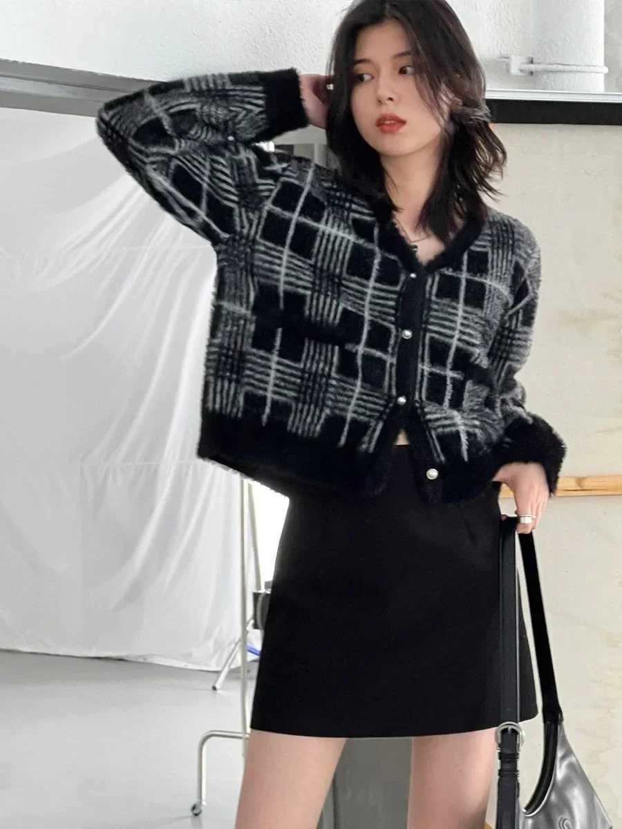 CHIC VEN Womens Cardigan Single Breasted New Vintage Plaid Sweater Soft Woman Jumpers Female Top Winter Autumn 2023T251101