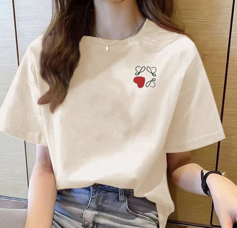 Summer new high-quality brand fashionable women's embroidered T-shirts, round-neck short-sleeved T-shirts and high-end fashionable women's casual T-shirts.