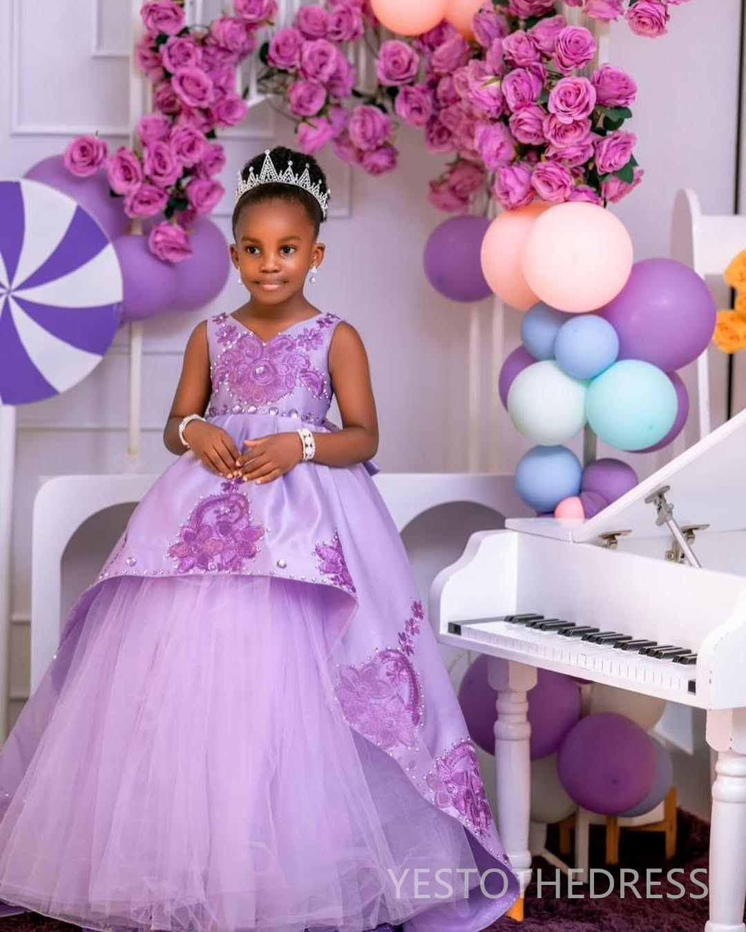 2025 Aso Ebi Purple Flower Girl Dresses Children Birthday Dress Illusion Halter Rhinestones Beaded Lace Tiered Tulle Princess Queen Ball Gown For Marr