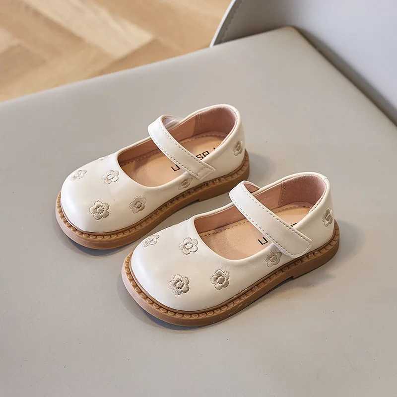 Fashion Girl Shoes New Spring Versatile Leather Shoes Anti Slip Soft Sole Comfortable Kid Shoe Temperament Flat Trendy SandalsT251101