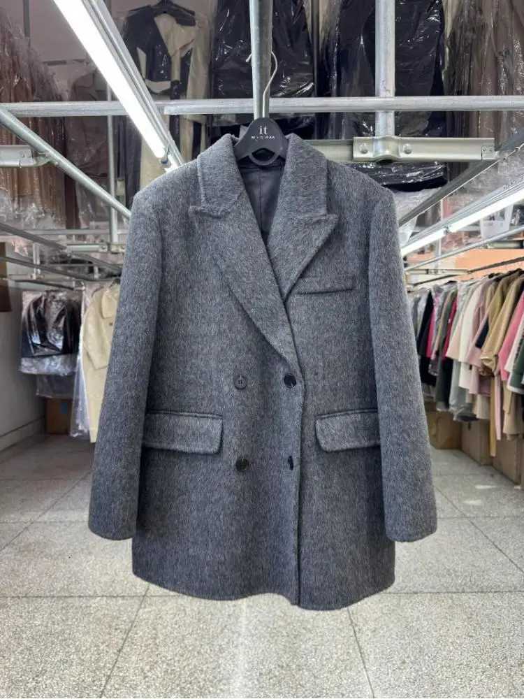 Office Lady Short Woolen Suit Jackets 2025 Autumn And Winter Loose Fashion AllMatch DoubleBreasted Womens Wool CoatsT251101