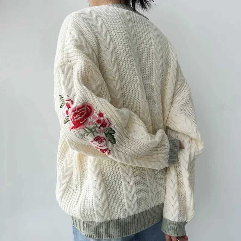 Beige Vneck Embroidery Knitted Cardigan Sweater Women Flower Allmatch Warm Womens Clothing Winter Single Breasted CardigansT251101