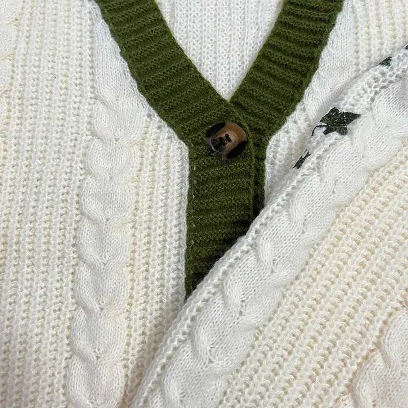 Cardigan Taylor Version Green Vine Embroidered Button Down Cable Knit Sweater Women Fall Winter Vintage OutfitT251101