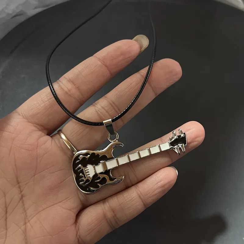 Star Pendant Vintage Necklace Punk Star Choker Rock Roll Guitar Layered Necklace for Women Men Eboy Egirl Bar Party JewelryC250407