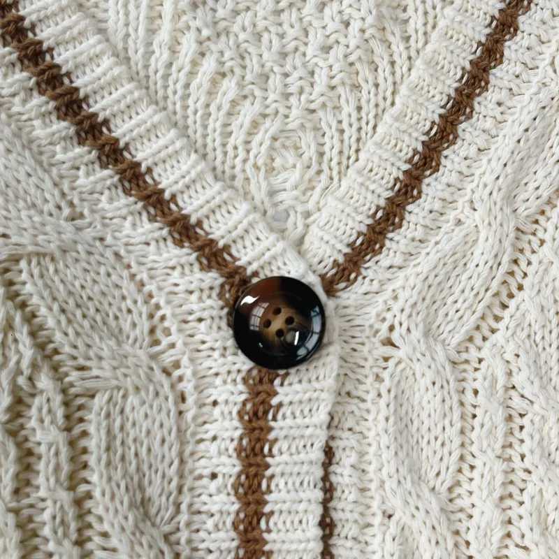 Autumn Leaves Knitted Cardigan Women Red Maple Leaf Embroidered Oversized Cardigan Folklore Girl Fall Winter Low Vneck SweaterT251101