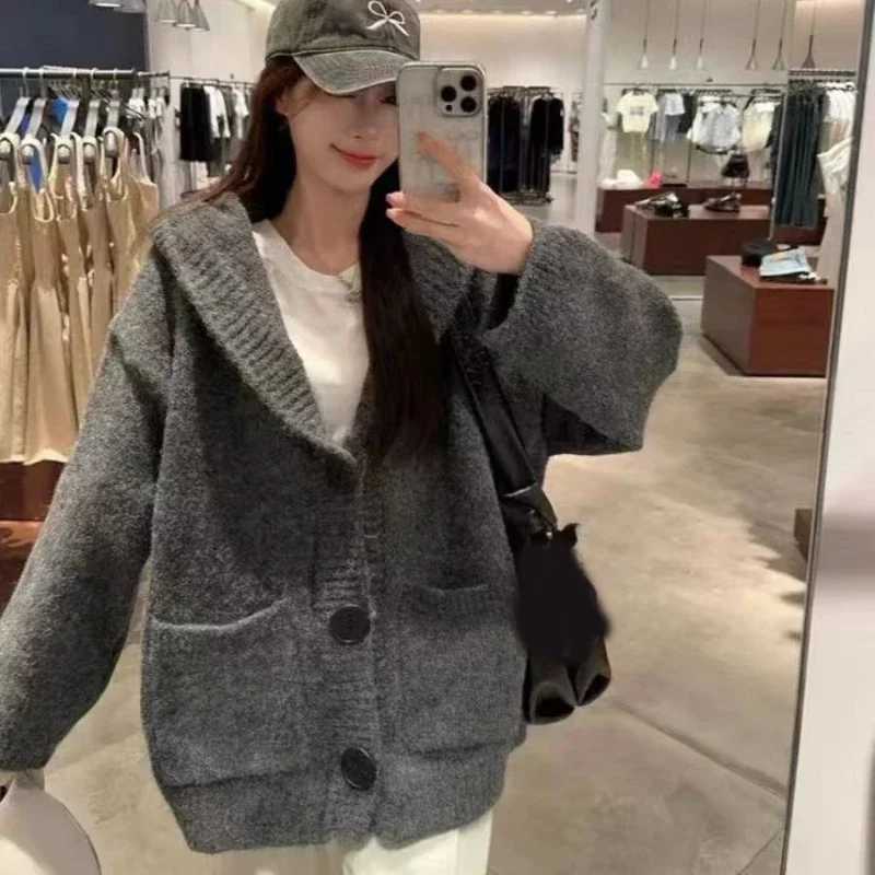 Autumn Casual Knitted Cardigan with Pockets Winter New Womens Vneck Longsleeved Loose Sweater Elegant Solid Color KnitwearT251101